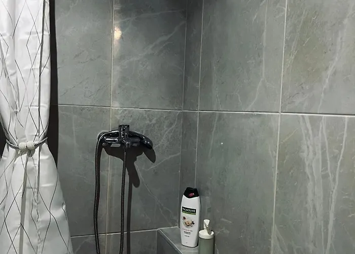 Comfortable Near The Sea شقة Néa Ankhíalos